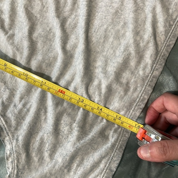 Lululemon NWOT Muscle Love Crop Tank Tough Grey Size 6 - Picture 8 of 9